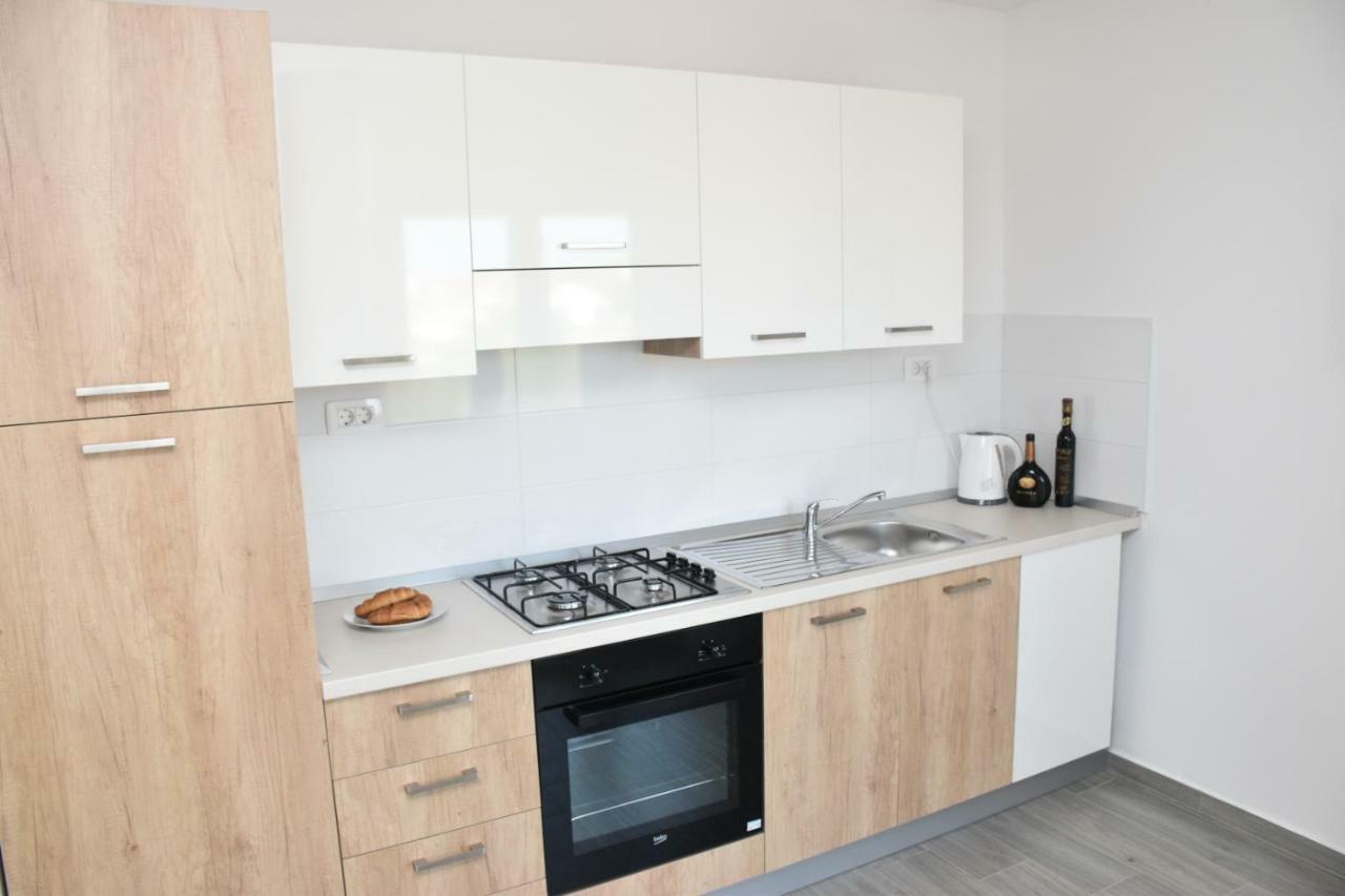 Apartments Mino Razanac Bagian luar foto