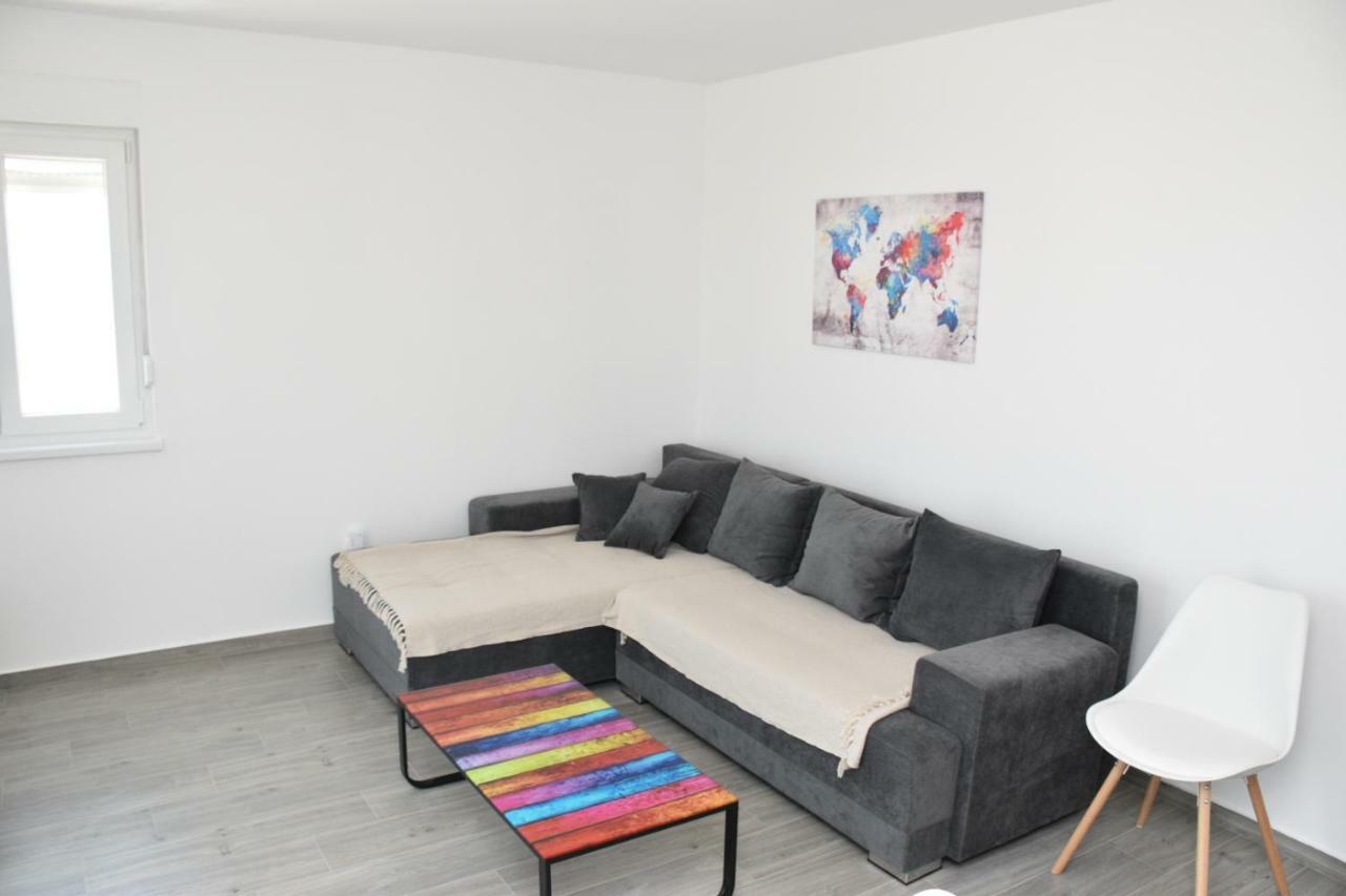 Apartments Mino Razanac Bagian luar foto