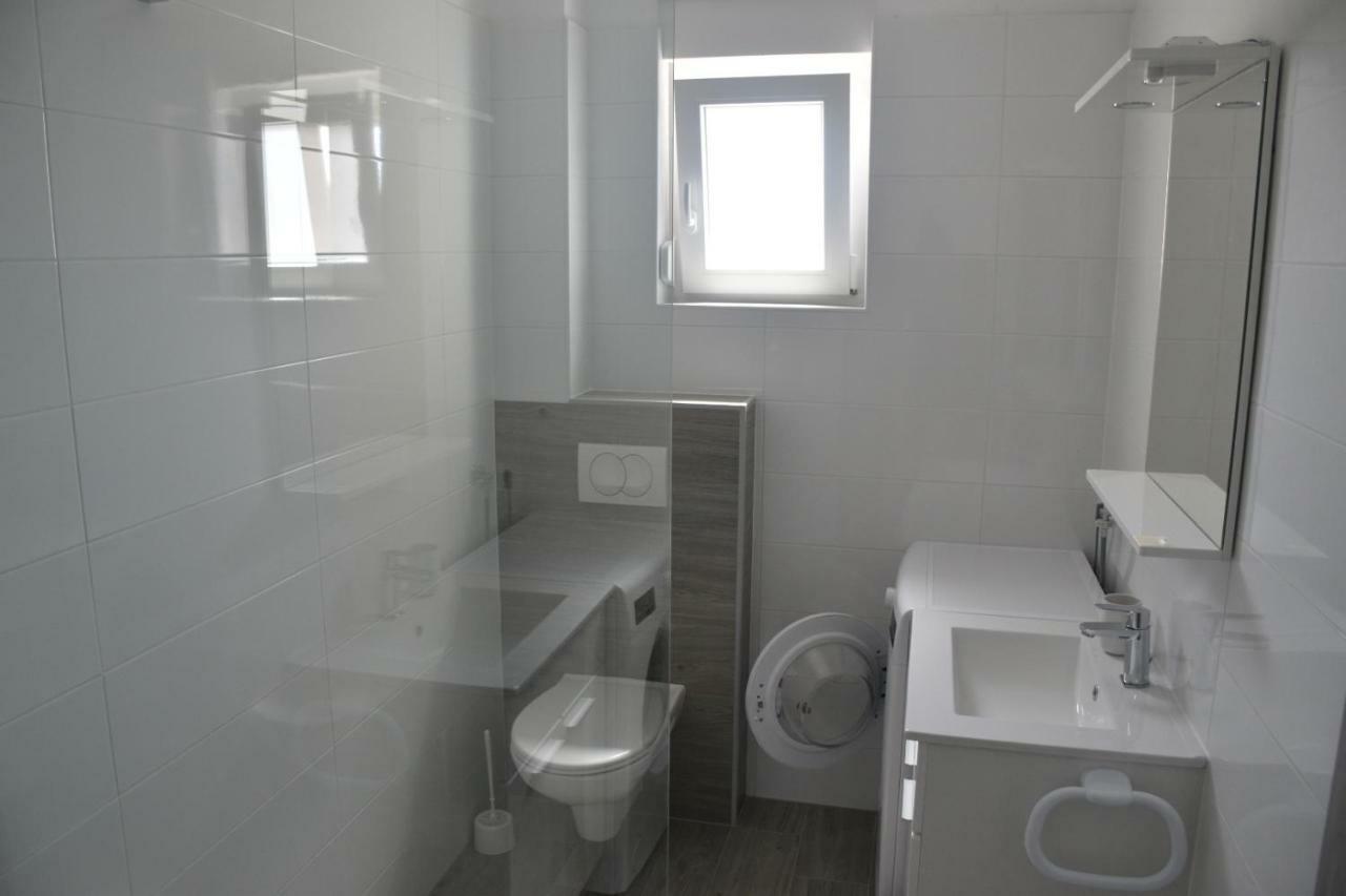 Apartments Mino Razanac Bagian luar foto